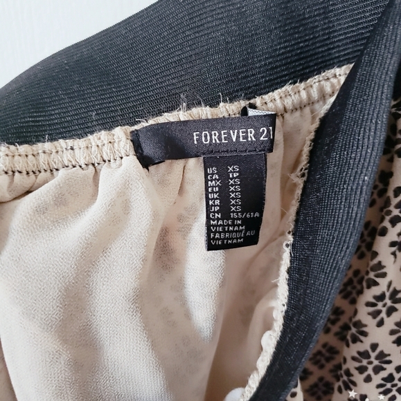 Forever 21 Ladies Skirt - Picture 2 of 2